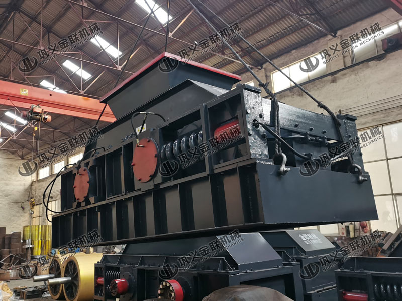 時(shí)產(chǎn)30噸對(duì)輥破碎機(jī)有哪些結(jié)構(gòu)，有哪些型號(hào)？