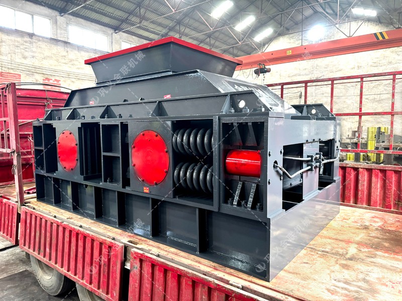 雙輥破碎機：破碎效率高，縮短生產(chǎn)周期