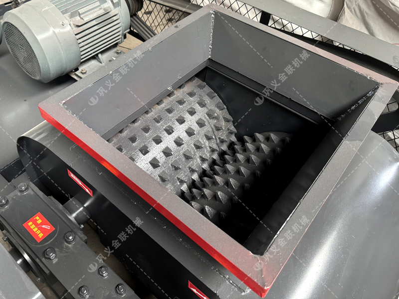 采購雙齒輥破碎機必問的7個問題！少問一個都可能被坑？