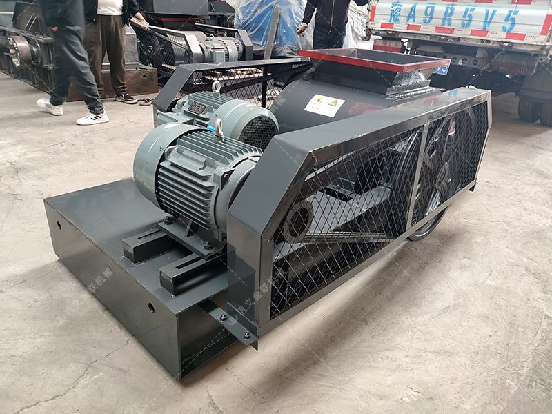 狼牙齒輥破碎機如何實現(xiàn)焦炭'大塊進，勻粒出'的理想轉(zhuǎn)化？