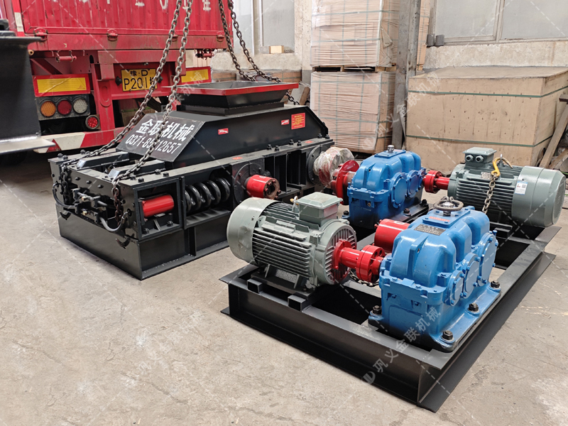 面對大塊高硬度的原煤與煤矸石，雙齒輥破碎機憑什么能“啃”得動？